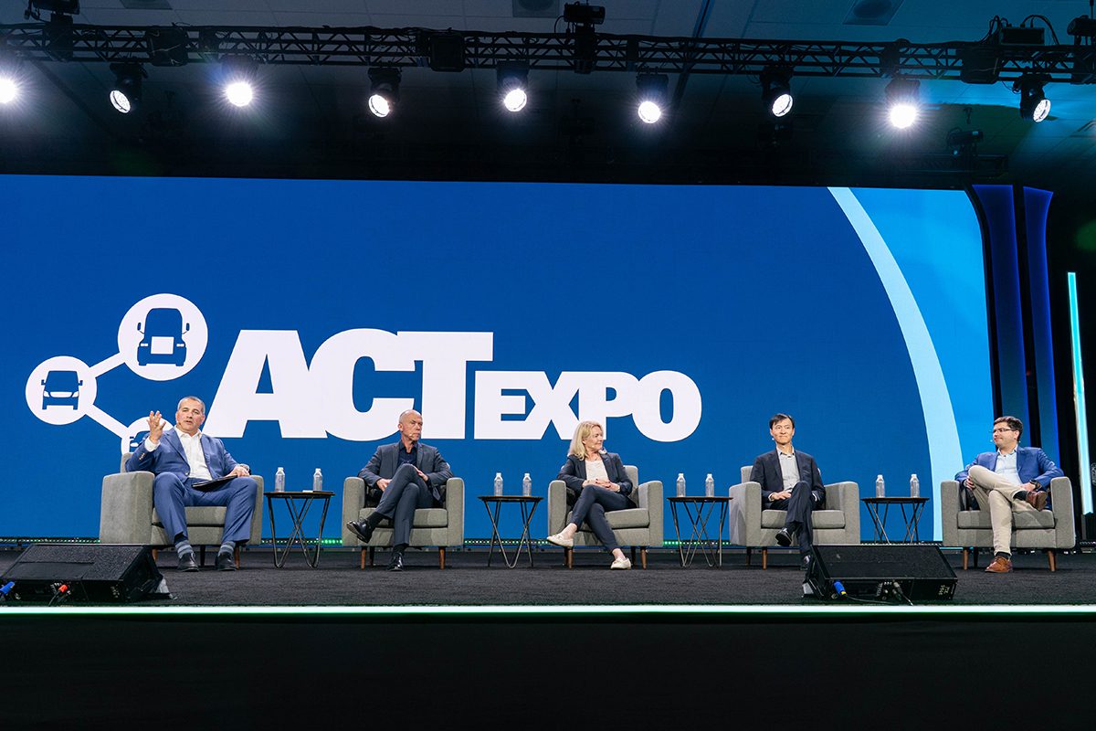 The panel featured executives from International, TRATON, Plus, and Applied Intuition.